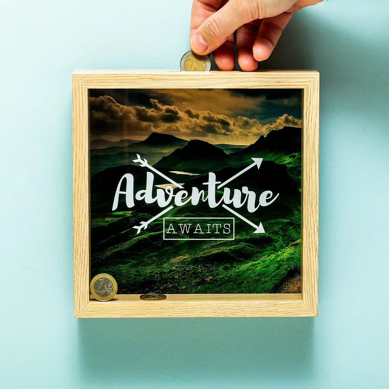 Holz-Sparschwein - ADVENTURE AWAITS