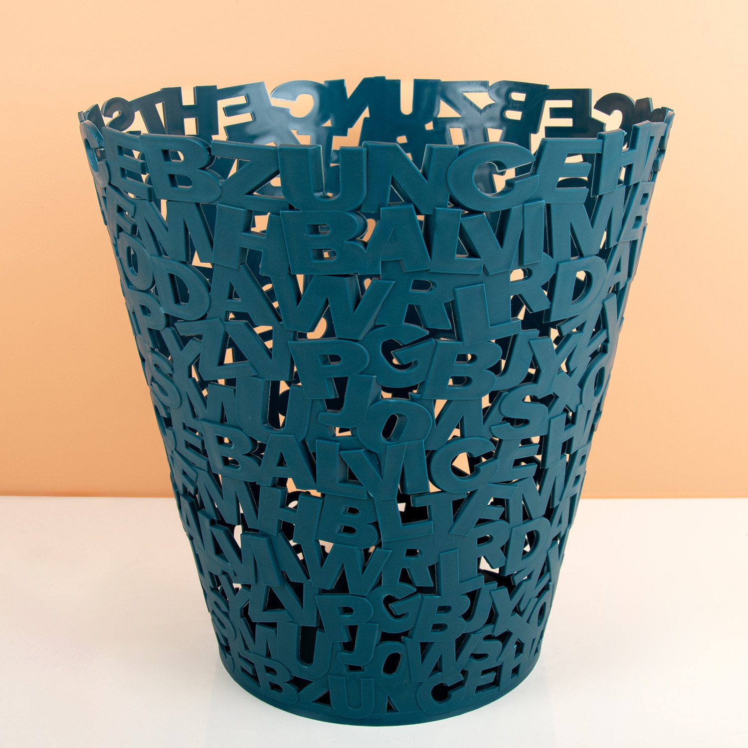 Buchstaben Papierkorb