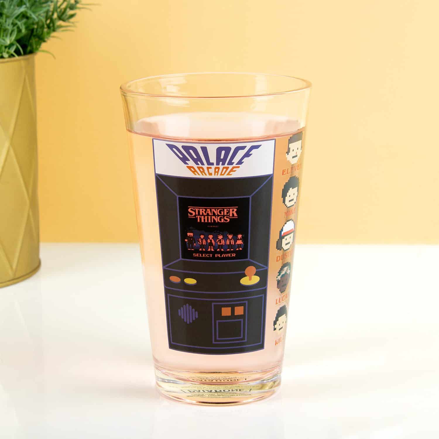 Stranger Things Arcade Kälteempfindliches Glas