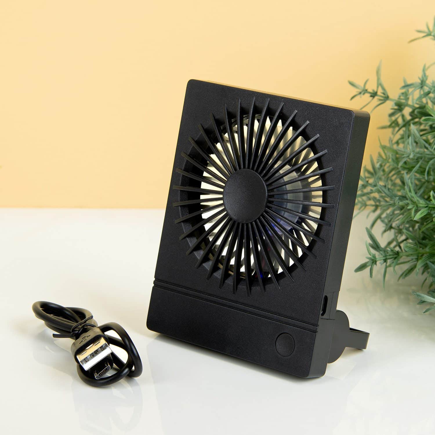 Wiederaufladbarer Tischventilator