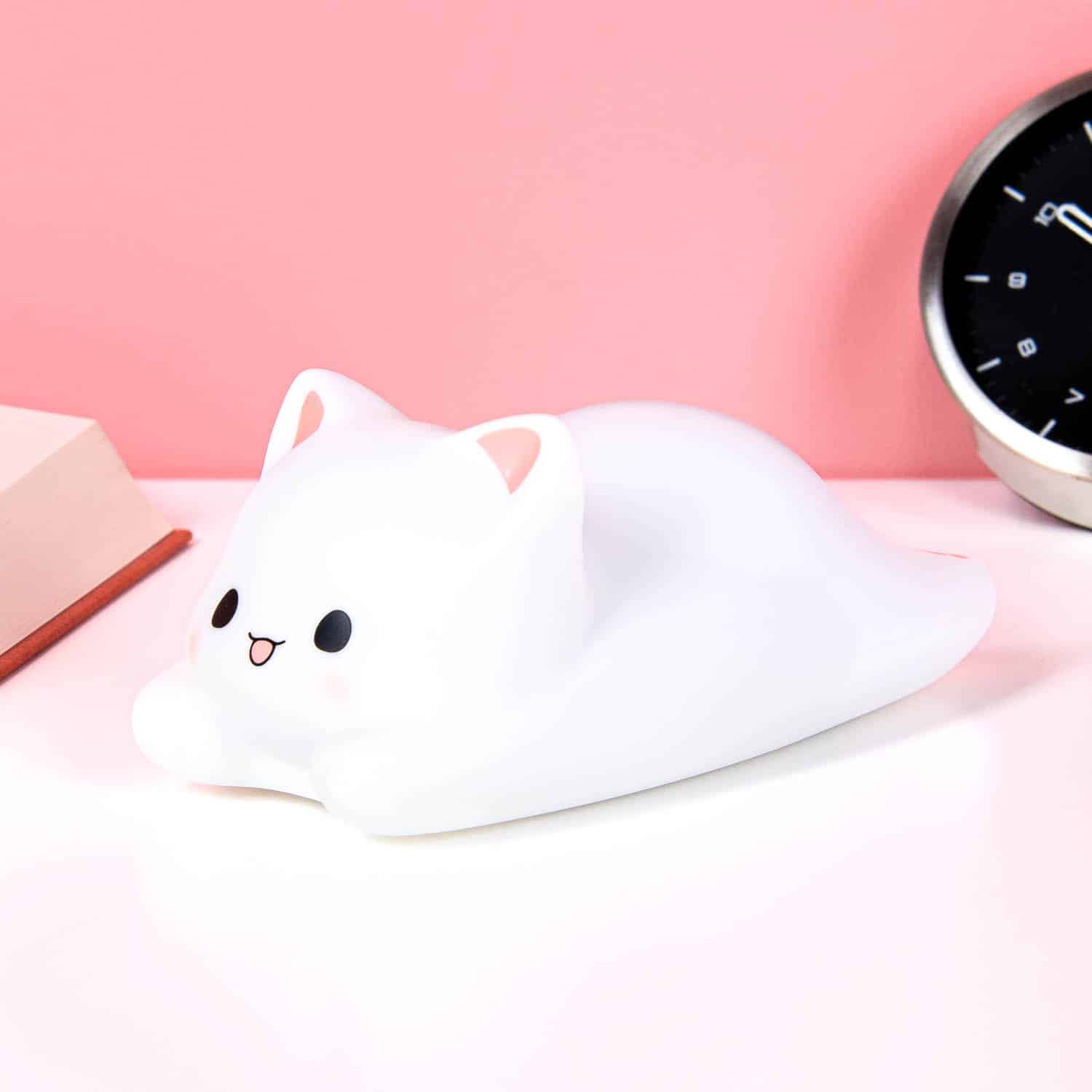 Liegende Katze Nachtlicht