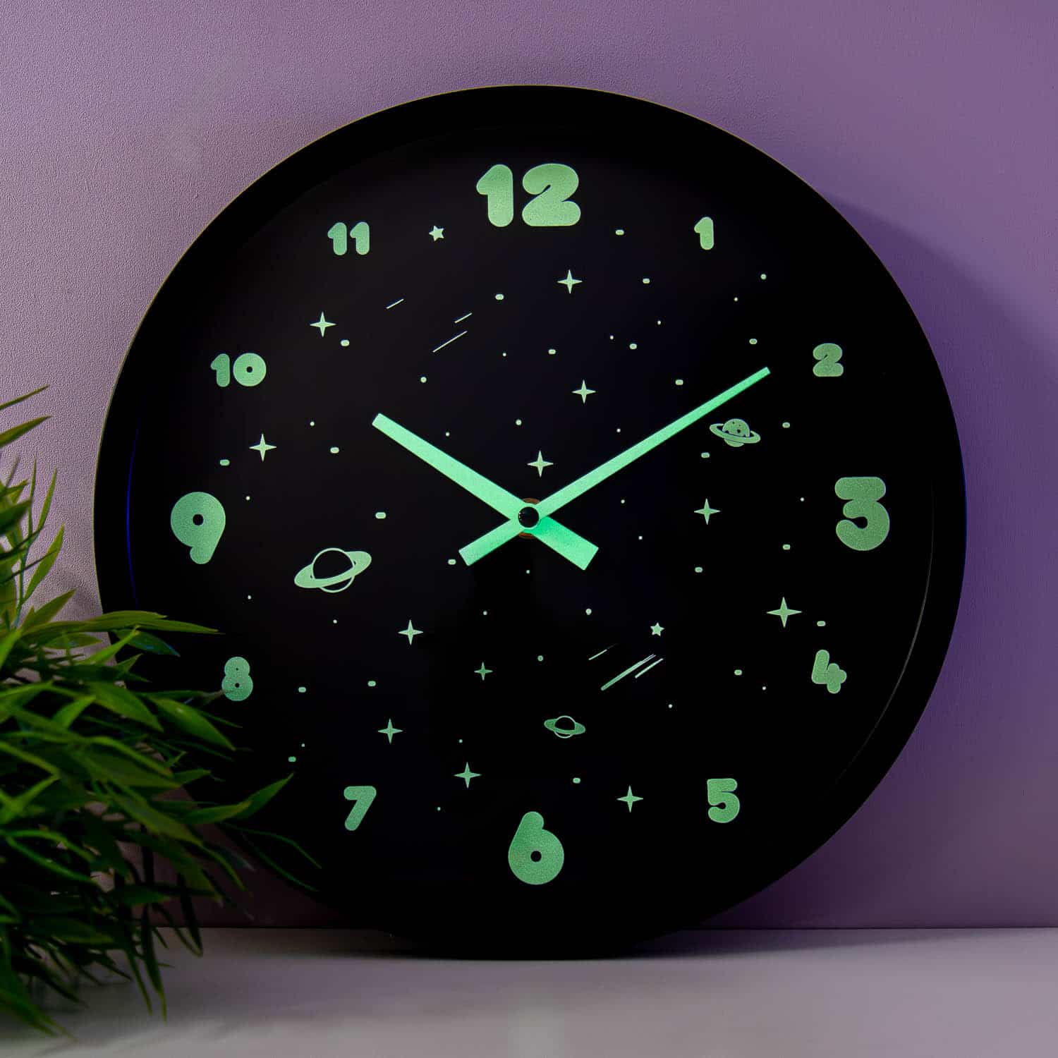 Glow-in-the-Dark Weltraum-Uhr