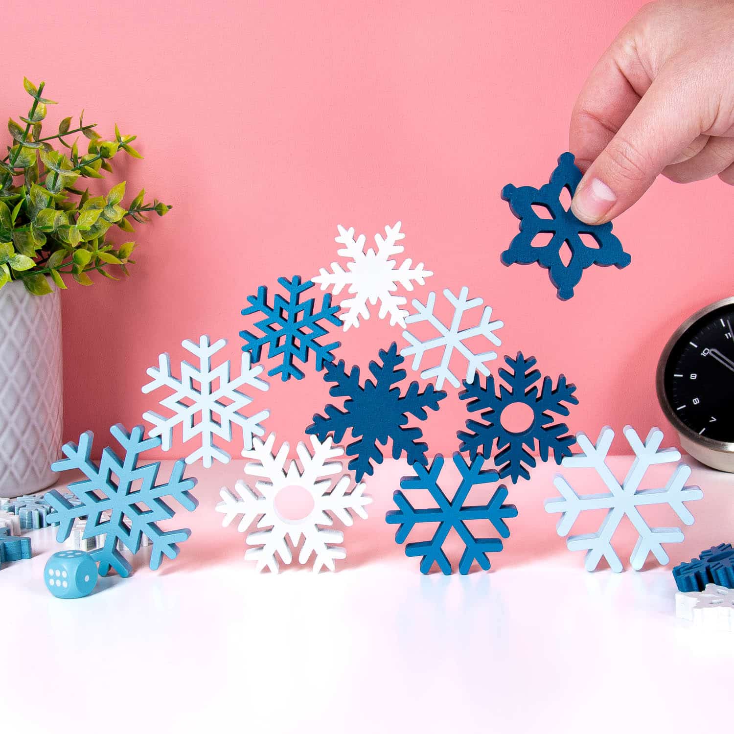 Schneeflocken-Stapelspiel
