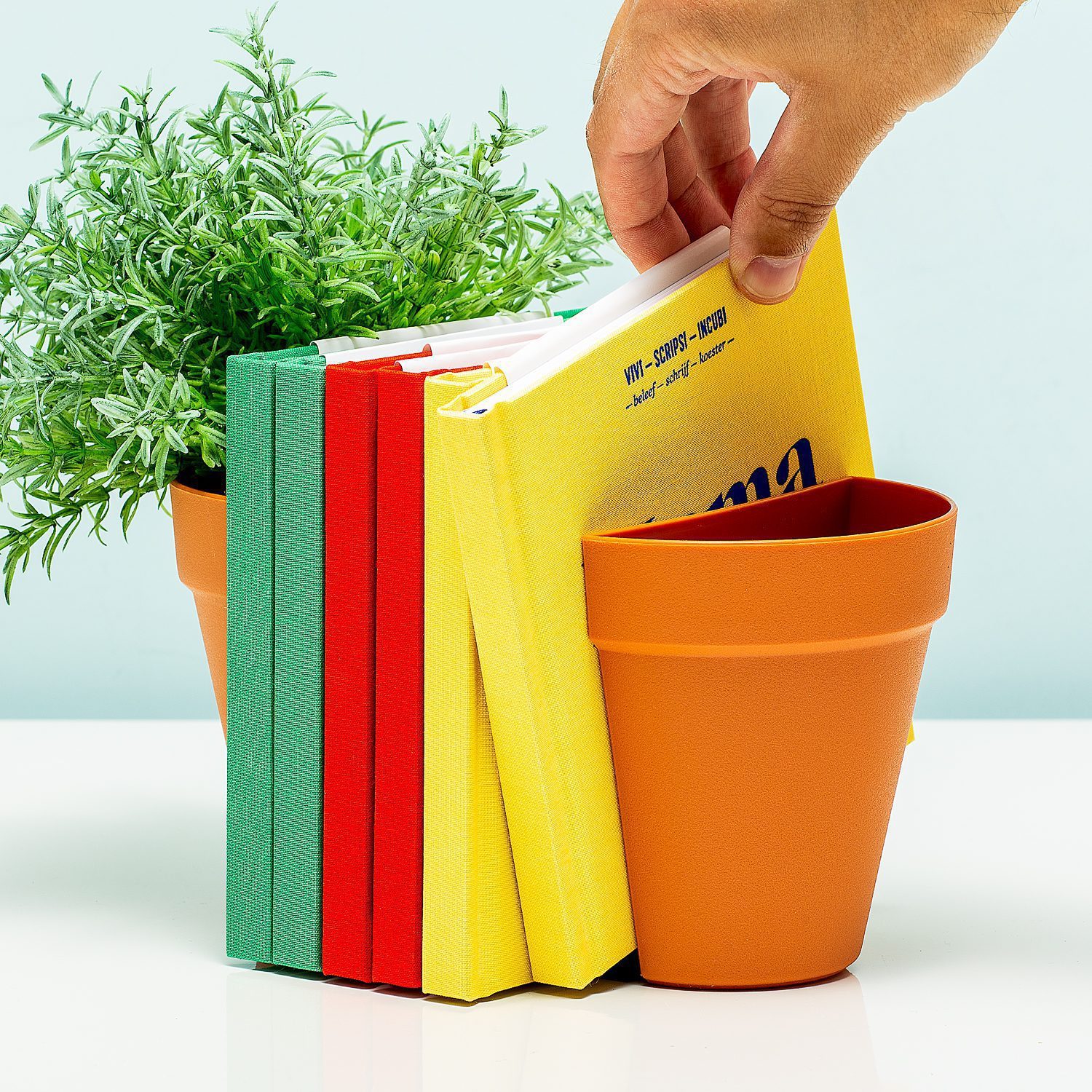 Blumentopf-Buchstütze