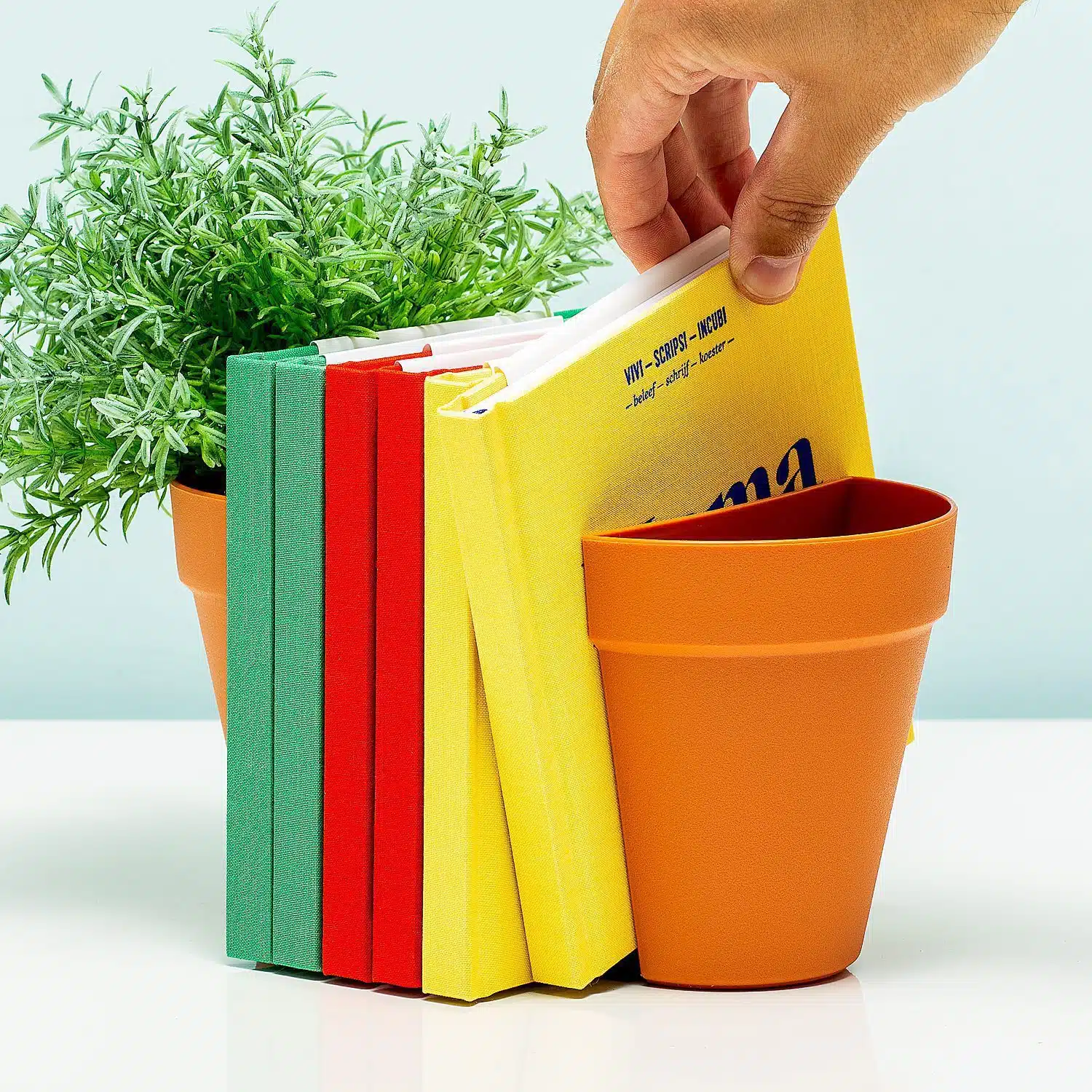 Blumentopf-Buchstütze