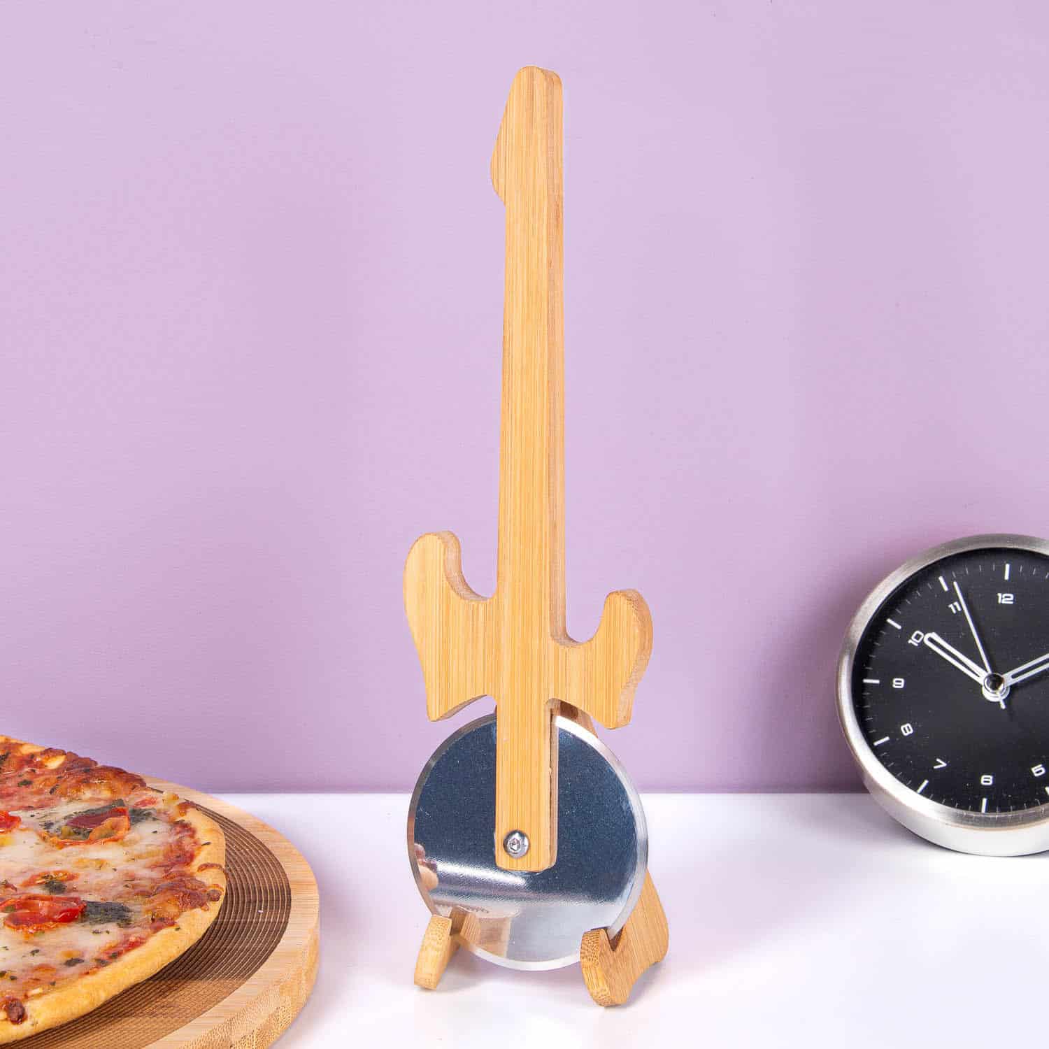 Gitarren-Pizzaschneider mit Ständer