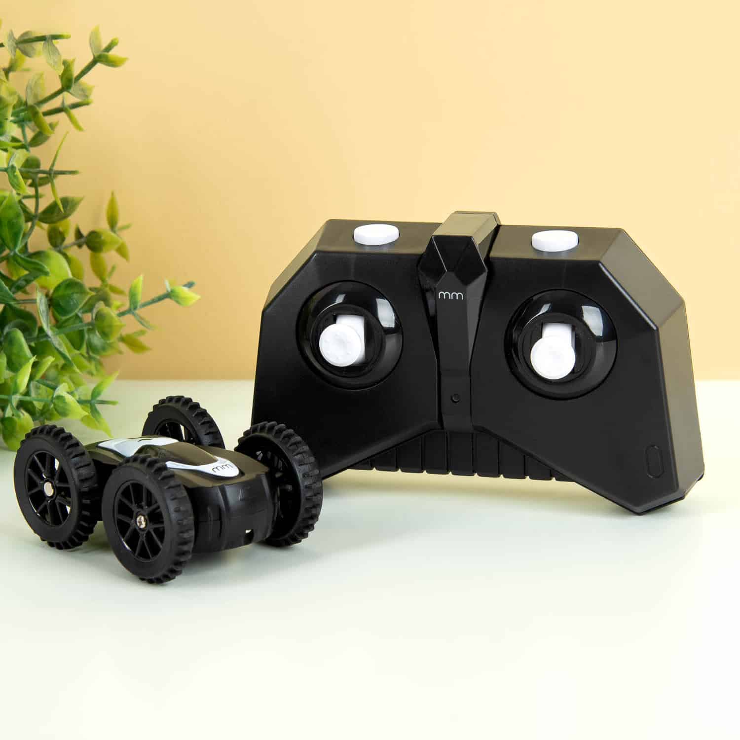 Ferngesteuertes Picco-Stuntauto