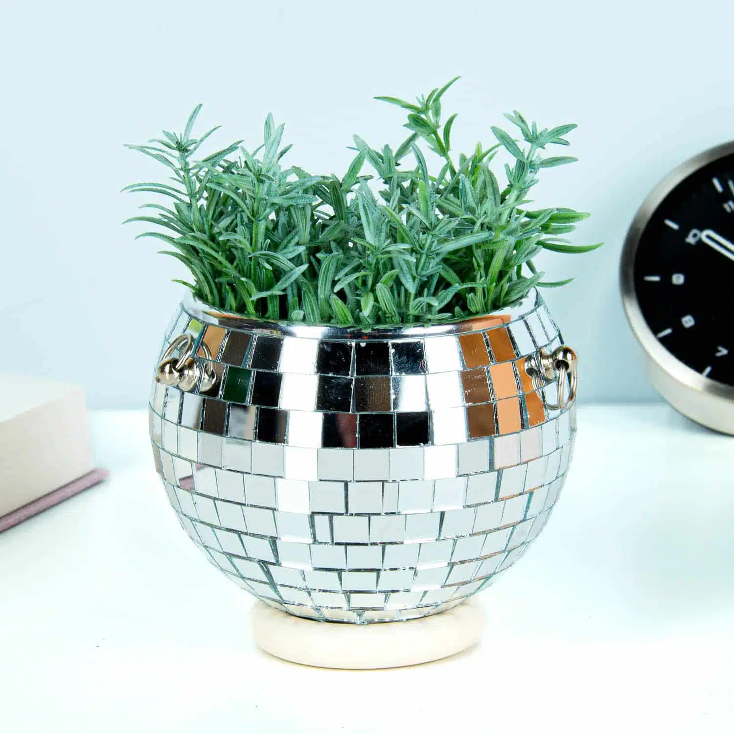 Diskokugel Blumentopf mit Stรคnder und Kette