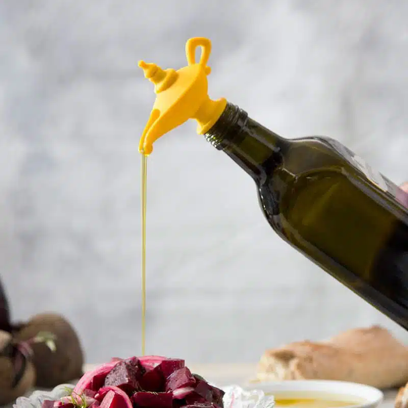 Oiladdin รlausgieรer und Flaschenverschluss