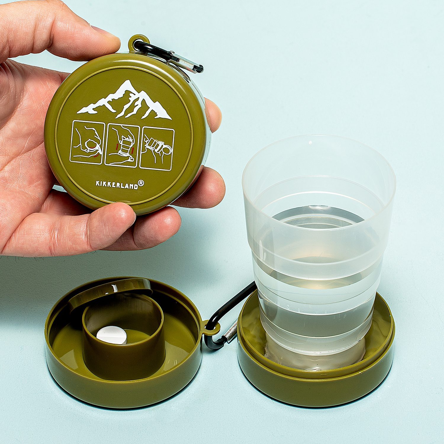 Faltbares Glas mit Medikamentenfach