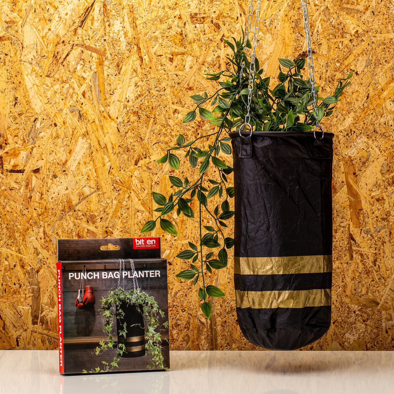 Blumentopf als Boxsack