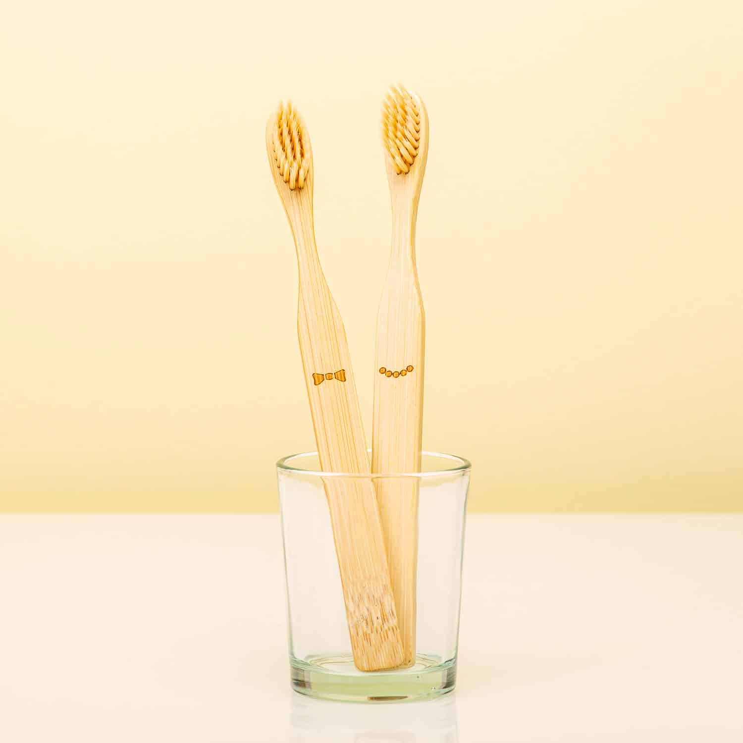 Bambuszahnbürsten (Set von 2) - His & Hers