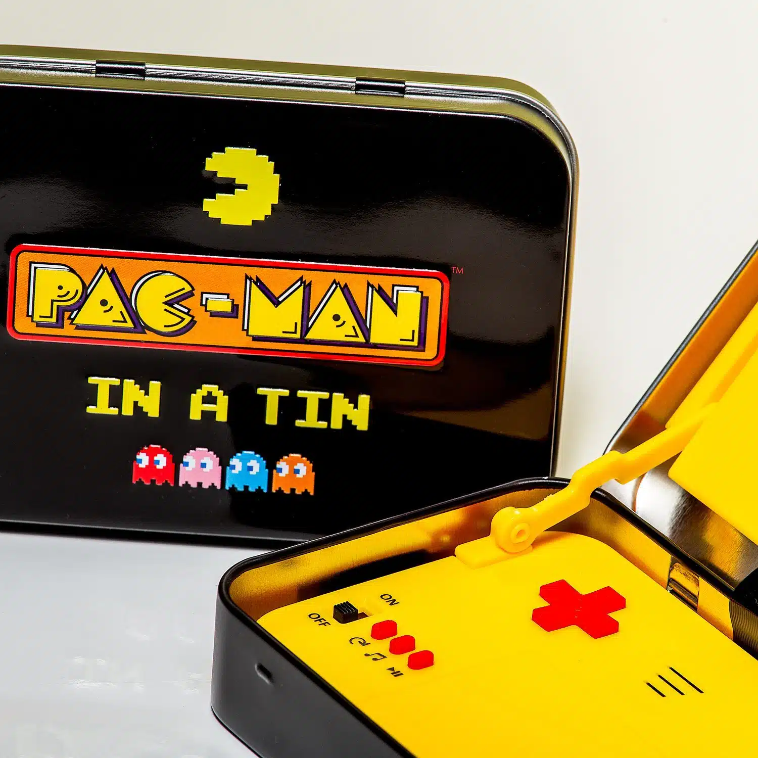 Spielkonsole in einer Dose