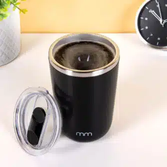 Selbstrรผhrende Thermosbecher