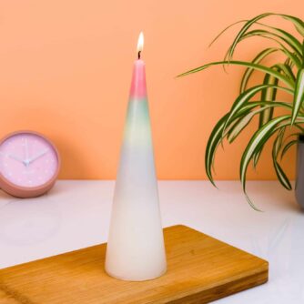 Kegelförmige Regenbogen-Tropfkerze