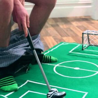 Toiletten-Fußball