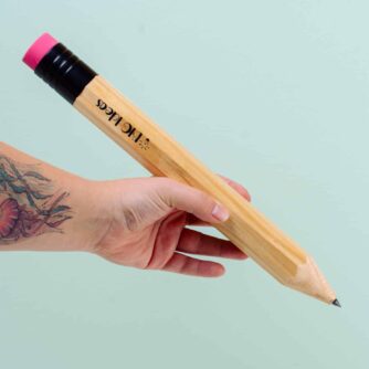 XXL-Bleistift mit Radiergummi